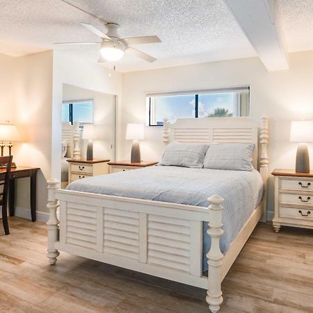 Chateau By The Sea Cocoa Beach Bagian luar foto