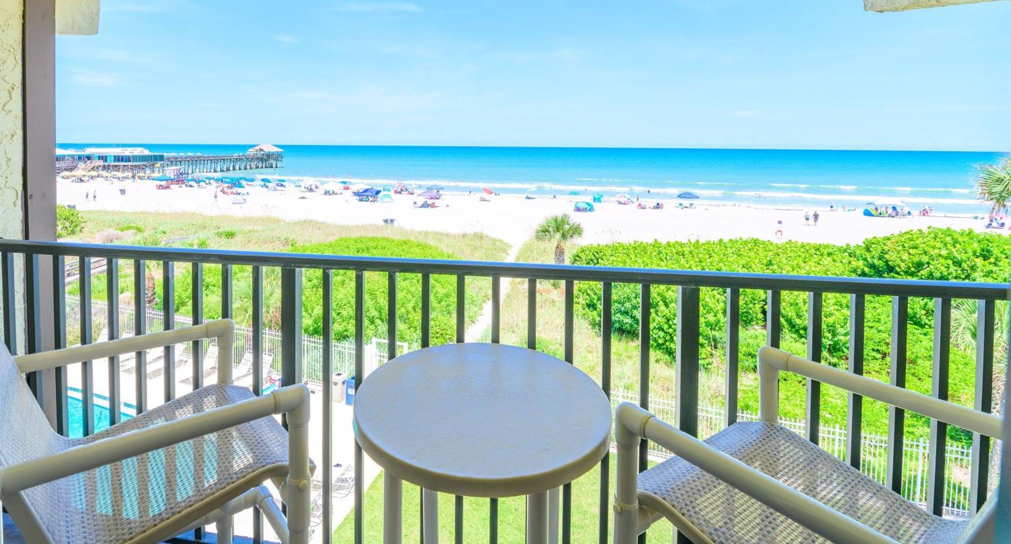 Chateau By The Sea Cocoa Beach Bagian luar foto