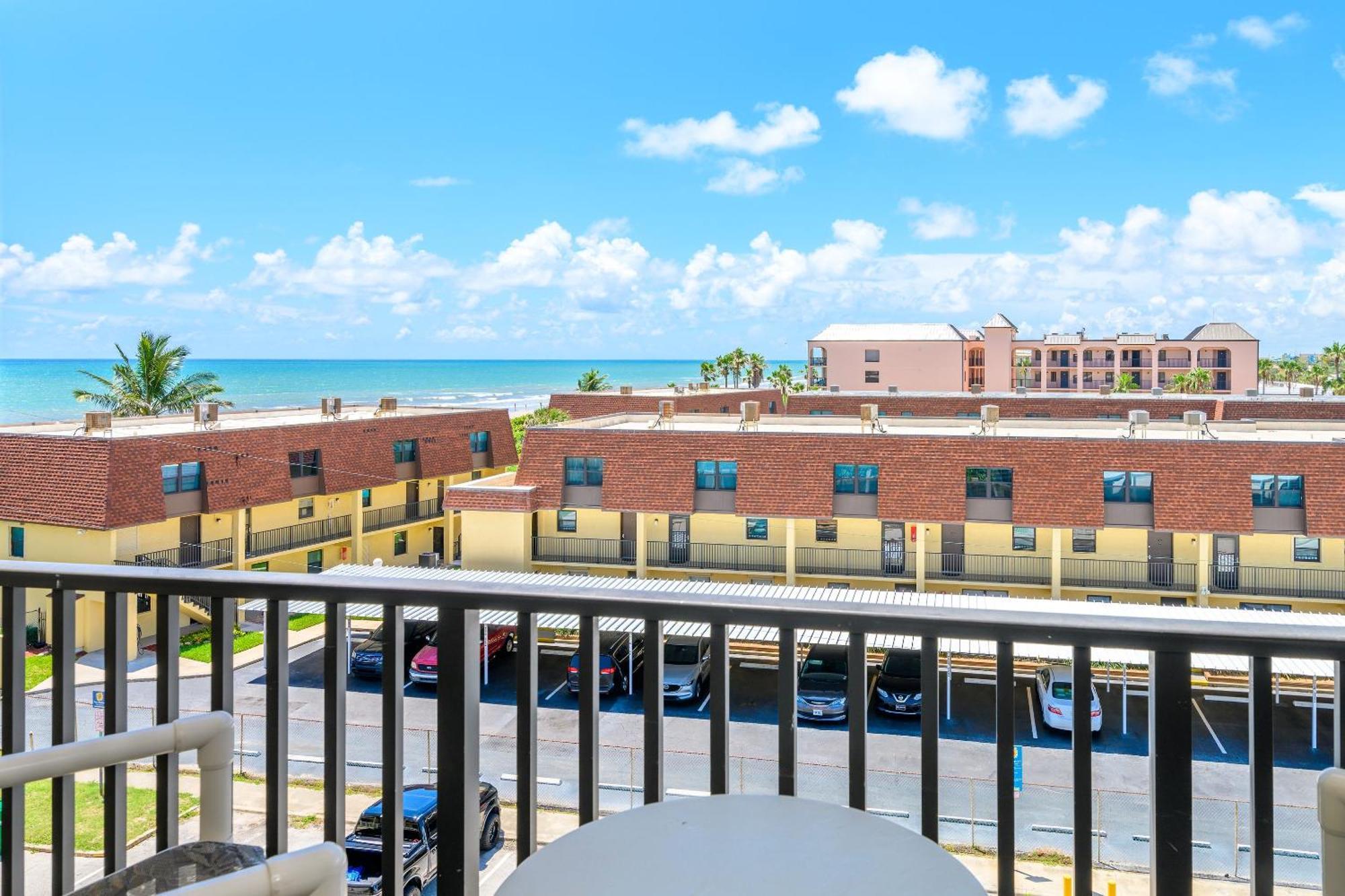 Chateau By The Sea Cocoa Beach Bagian luar foto